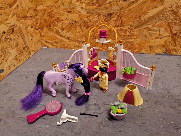 Playmobil Königlicher Pferdestall 6855 vollständig