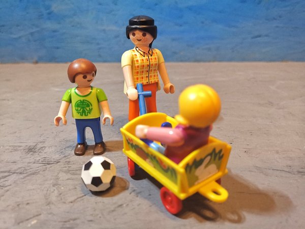 Playmobil Mama & Bollerwagen & 2 Kinder & Fußball
