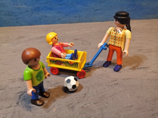 Playmobil Mama & Bollerwagen & 2 Kinder & Fußball