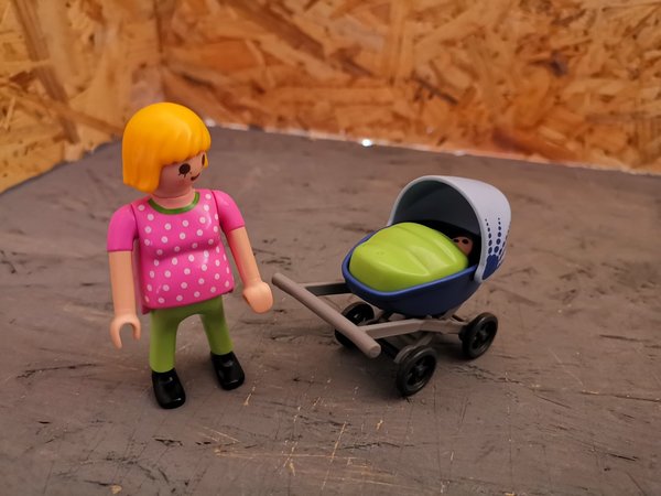 Playmobil Schwangere Mama mit Kinderwagen