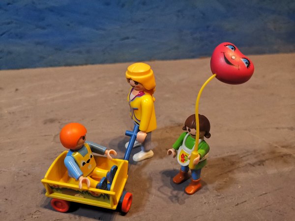 Playmobil Mama & Bollerwagen & 2 Kinder & Luftballon