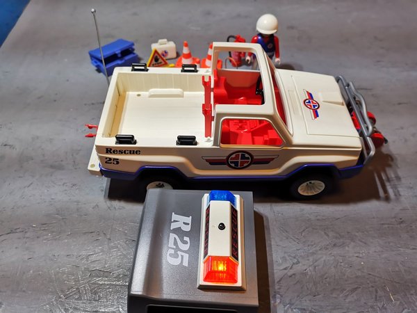 Playmobil Rescue Pick-up 3070 vollständig veröffentlicht 1999