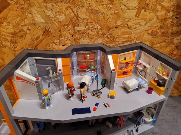 Playmobil Großes Krankenhaus mit Einrichtung 70190 vollständig
