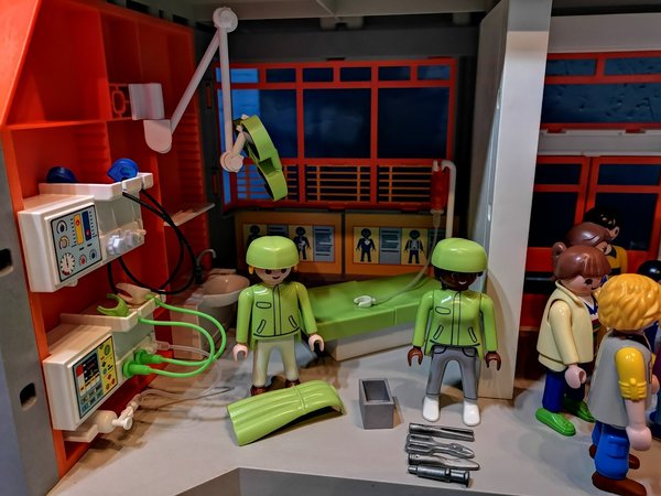 Playmobil Kinderklinik mit Einrichtung 6657 vollständig