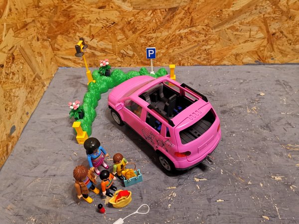 Playmobil Familien-PKW mit Parkbucht 9404 vollständig