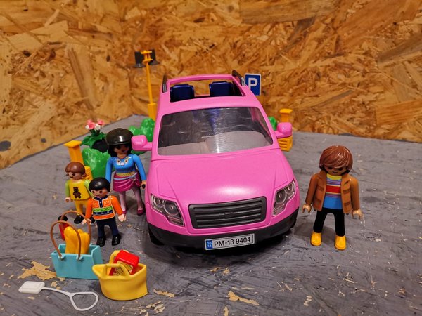 Playmobil Familien-PKW mit Parkbucht 9404 vollständig